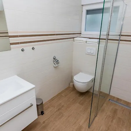 Amazing In W/ 4 Bedrooms Casa vacanze *