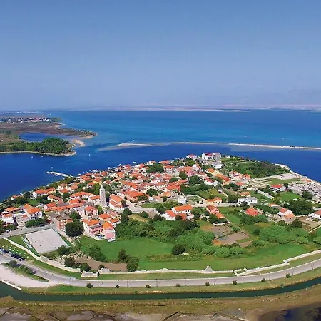 Amazing In W/ 4 Bedrooms