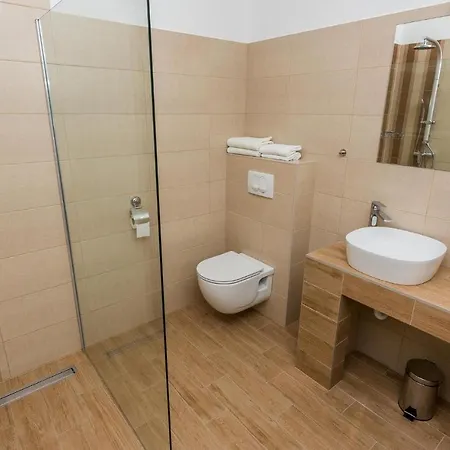 Casa vacanze Amazing In W/ 4 Bedrooms Vrsi